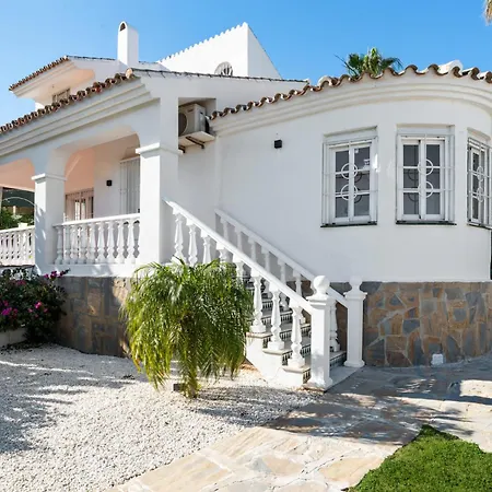 Villa Vivi Homes - Casa Blanca - Private Pool - Big Garden - Terras *