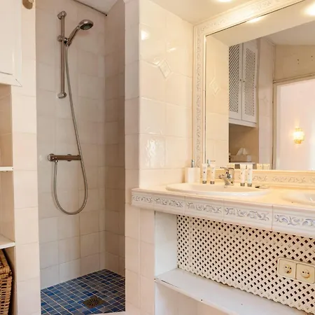 Vivi Homes - Casa Blanca 别墅