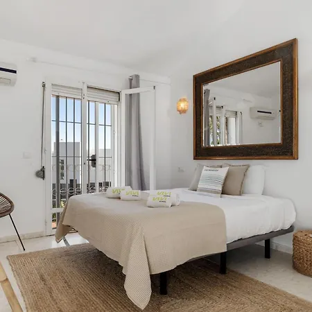 Vivi Homes - Casa Blanca - Private Pool - Big Garden - Terras Estepona