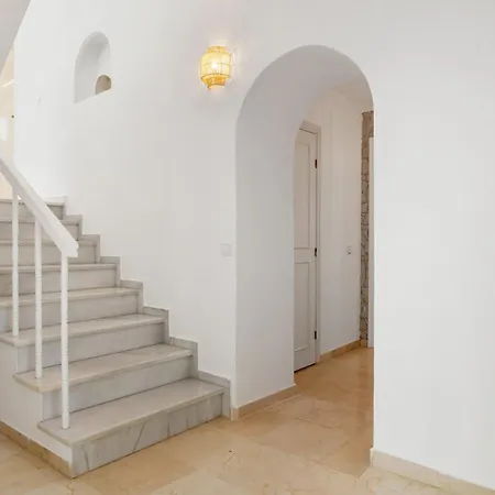 Vivi Homes - Casa Blanca - Private Pool - Big Garden - Terras * Estepona
