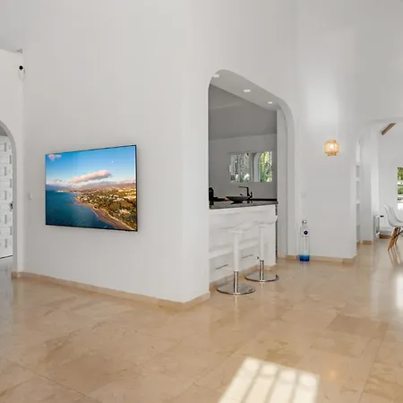 Villa Vivi Homes - Casa Blanca - Private Pool - Big Garden - Terras *