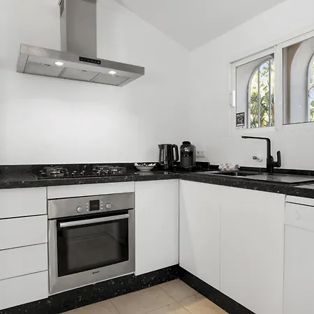 Vivi Homes - Casa Blanca - Private Pool - Big Garden - Terras Villa
