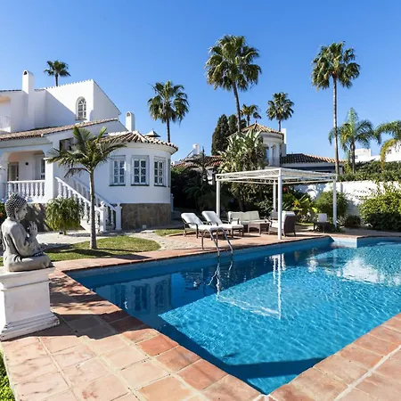 Villa Vivi Homes - Casa Blanca - Private Pool - Big Garden - Terras *