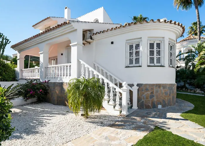 Villa Vivi Homes - Casa Blanca - Private Pool - Big Garden - Jacuzzi - Terras *