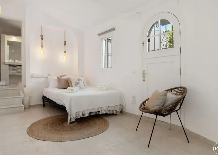 Villa Vivi Homes - Casa Blanca - Private Pool - Big Garden - Jacuzzi - Terras