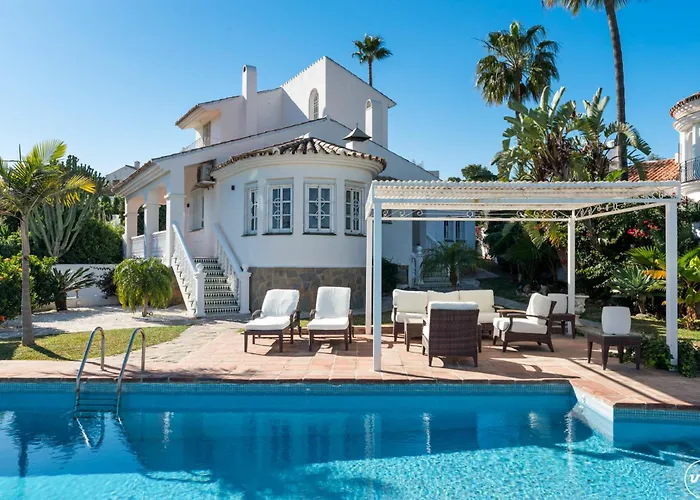 Vivi Homes - Casa Blanca Estepona