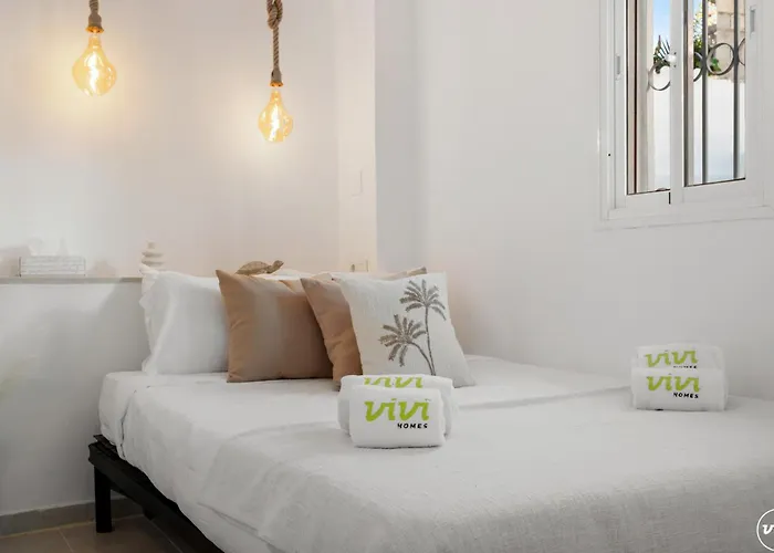 Vivi Homes - Casa Blanca - Private Pool - Big Garden - Jacuzzi - Terras