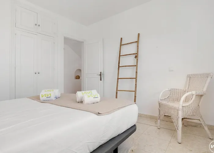 Vivi Homes - Casa Blanca - Private Pool - Big Garden - Jacuzzi - Terras *