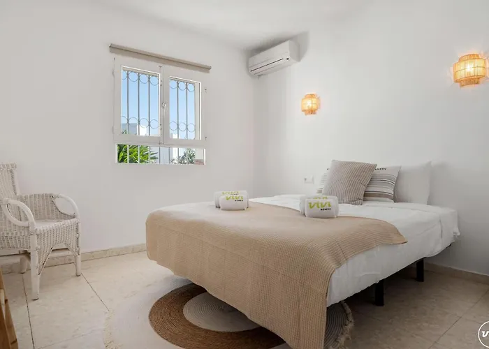 Vivi Homes - Casa Blanca Villa