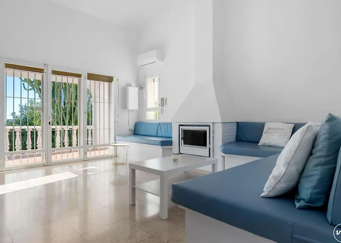 Vivi Homes - Casa Blanca - Private Pool - Big Garden - Jacuzzi - Terras *