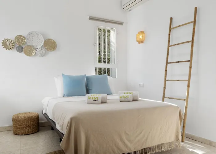 Vivi Homes - Casa Blanca