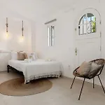 Villa Vivi Homes - Casa Blanca - Private Pool - Big Garden - Jacuzzi - Terras