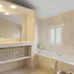 Villa Vivi Homes - Casa Blanca - Private Pool - Big Garden - Jacuzzi - Terras