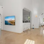 Villa Vivi Homes - Casa Blanca - Private Pool - Big Garden - Jacuzzi - Terras *